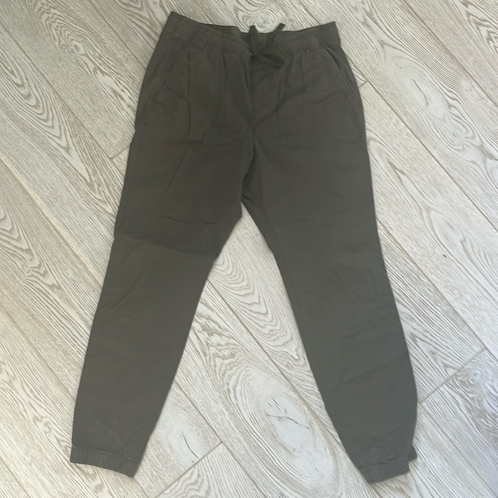 Gap men’s size small twill joggers.